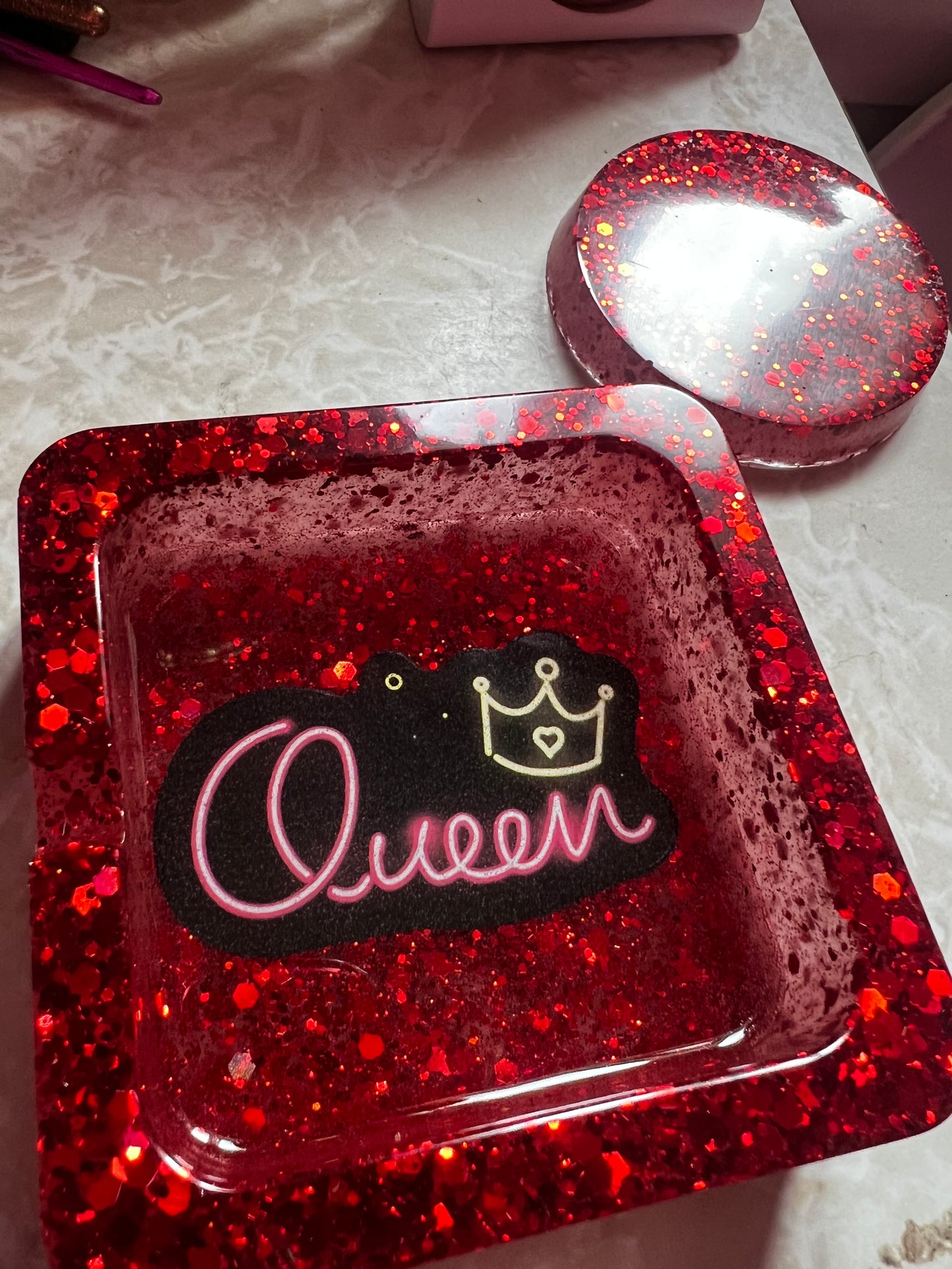 Queen ashtray w/coaster
